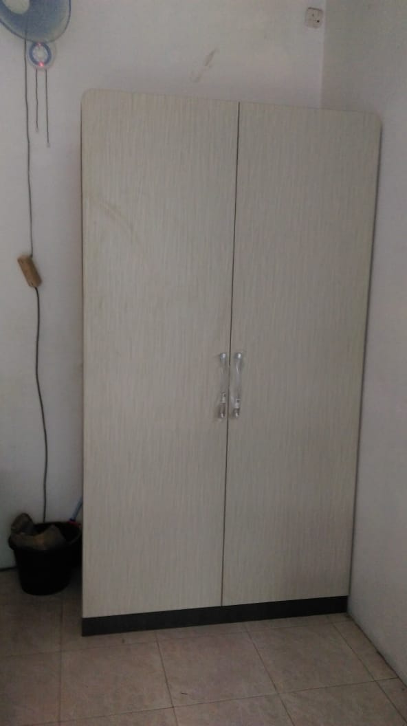 Rak Lemari Penyimpanan Kamar Khusus